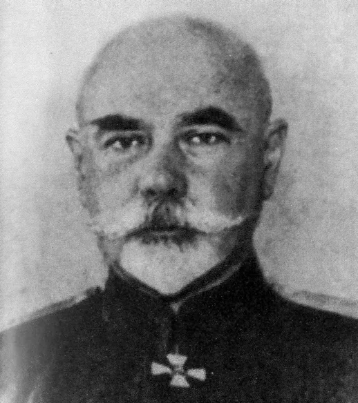 Генерал Антон Иванович Деникин (1872–1947) — сын бывшего крепостного, командующий Вооружёнными силами Юга России. Осенью 1919 года его армия дошла до Орла и Воронежа, но была разбита