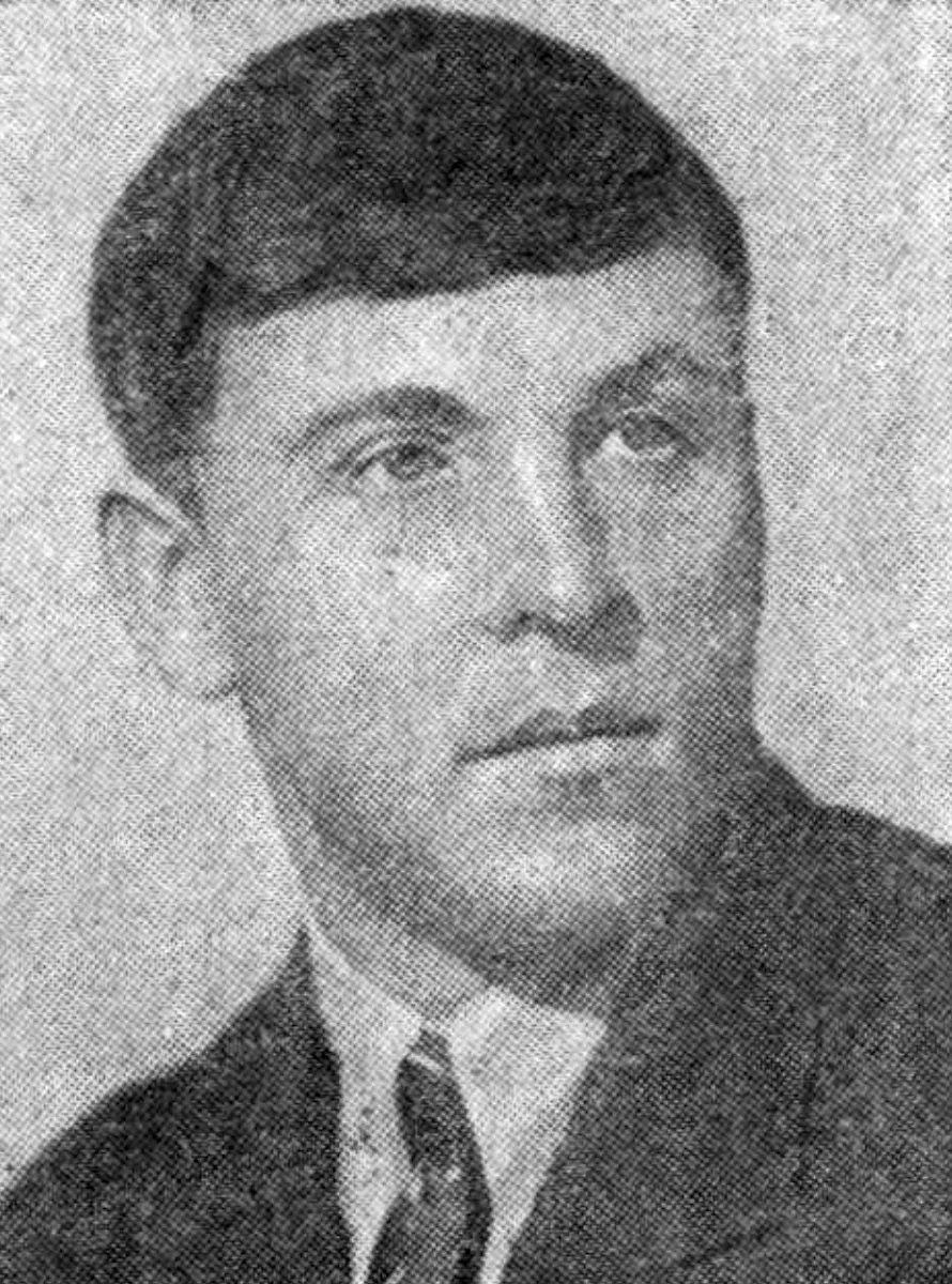 Алексей Стаханов (1906–1977). В августе 1935 года он вырубил за смену 102 т угля, превысив норму в 14 раз. В основе рекорда лежала организационная находка — разделение труда в забое, поэтому опыт удалось распространить на другие отрасли