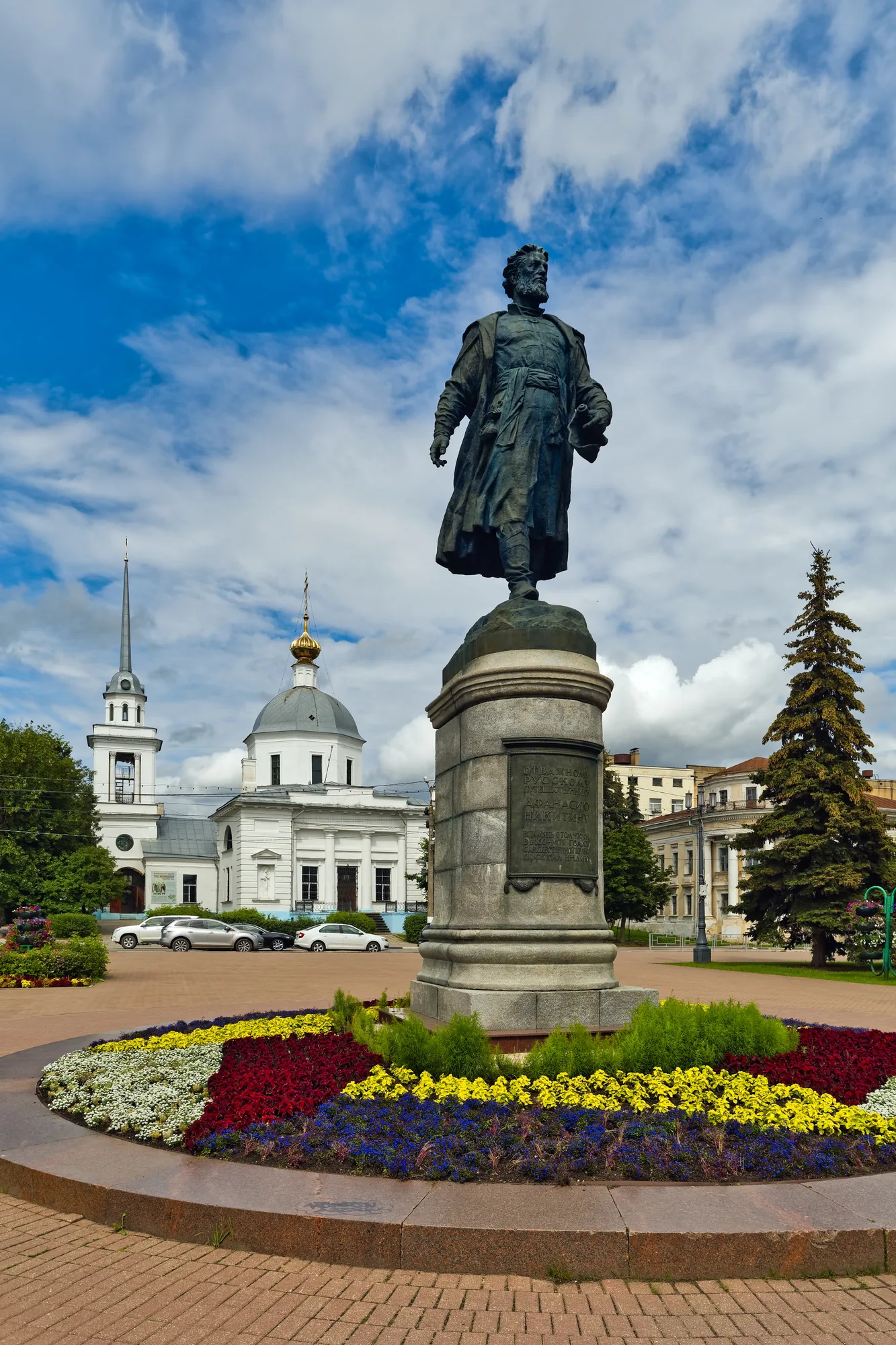 Памятник Афанасию Никитину в Твери — автору «Хожения за три моря»