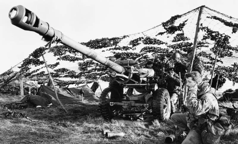 Британская артиллерия на Фолклендских (Мальвинских) островах, июнь 1982 года
