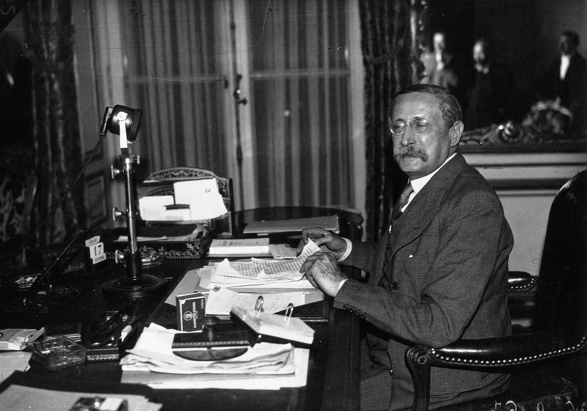 Л. Блюм — глава правительства Народного фронта во Франции, 1936 год