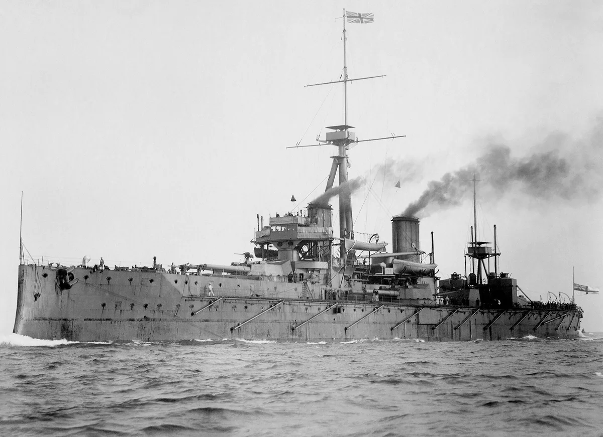 Британский линкор «Дредноут», спущенный на воду в 1906 году, — символ морской гонки вооружений