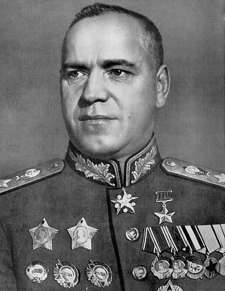 Георгий Константинович Жуков (1896–1974). В сентябре 1941 года возглавил Ленинградский фронт, в октябре — Западный: заново создавал оборону на Можайской линии и руководил контрнаступлением под Москвой