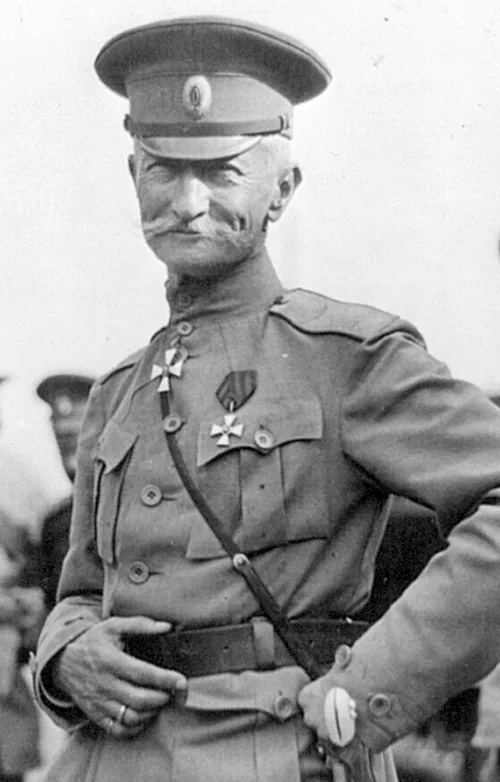 Генерал Алексей Алексеевич Брусилов (1853–1926) — один из наиболее успешных русских полководцев войны. В мае — декабре 1916 года войска его Юго-Западного фронта совершили прорыв, поставивший Австро-Венгрию на грань катастрофы