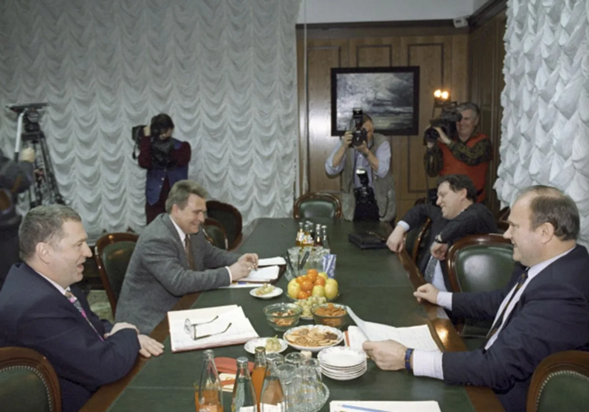 Переговоры лидеров думских фракций. Январь 1996 года