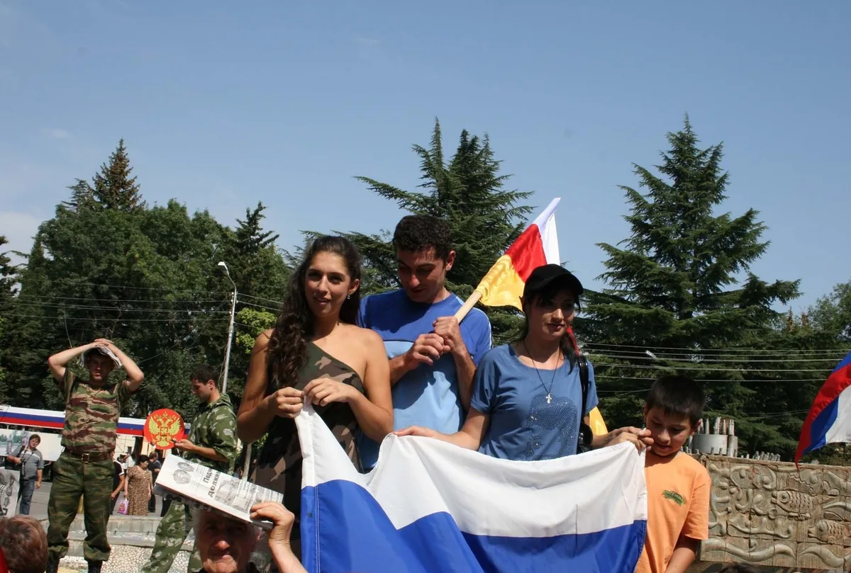 Митинг в Цхинвале после августовских событий 2008 года