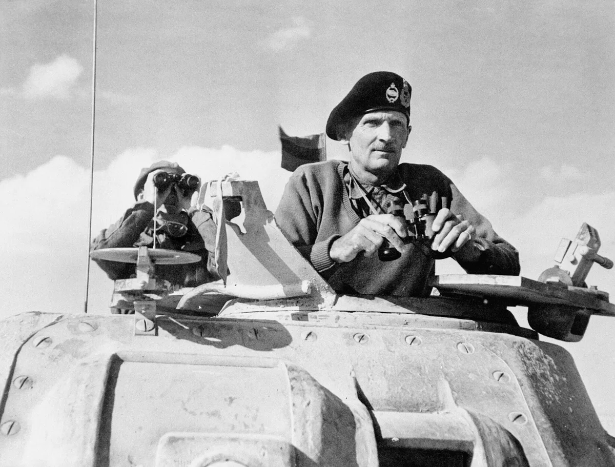 Б. Монтгомери в башне командирского танка под Эль-Аламейном, 5 ноября 1942 года