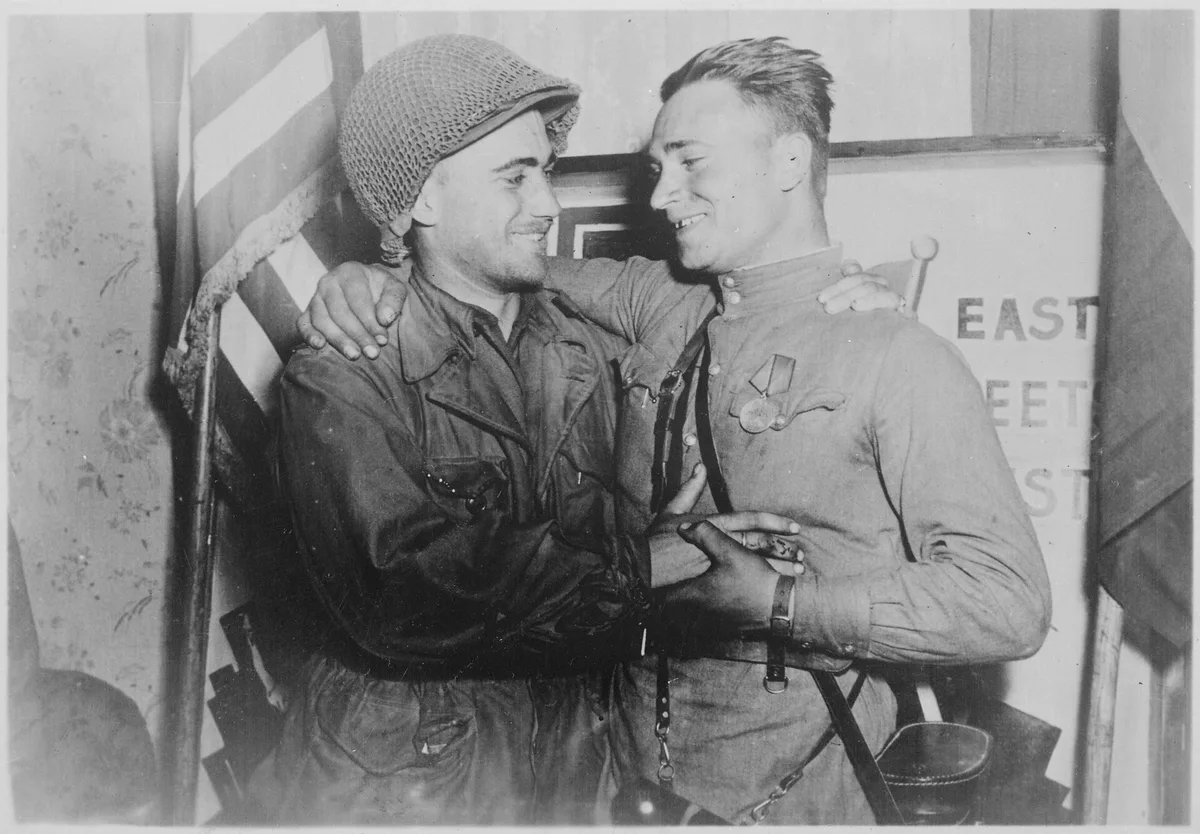 Встреча американских и советских войск на Эльбе у Торгау, 25 апреля 1945 года